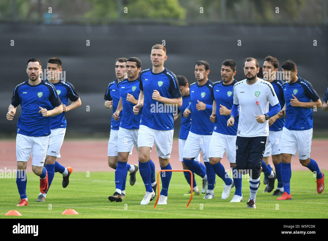 I giocatori di Uzbekistan national football team prendere parte a una  sessione di formazione per 2019 Gree Cina Cup International campionato di  calcio contro Urugu Foto stock - Alamy