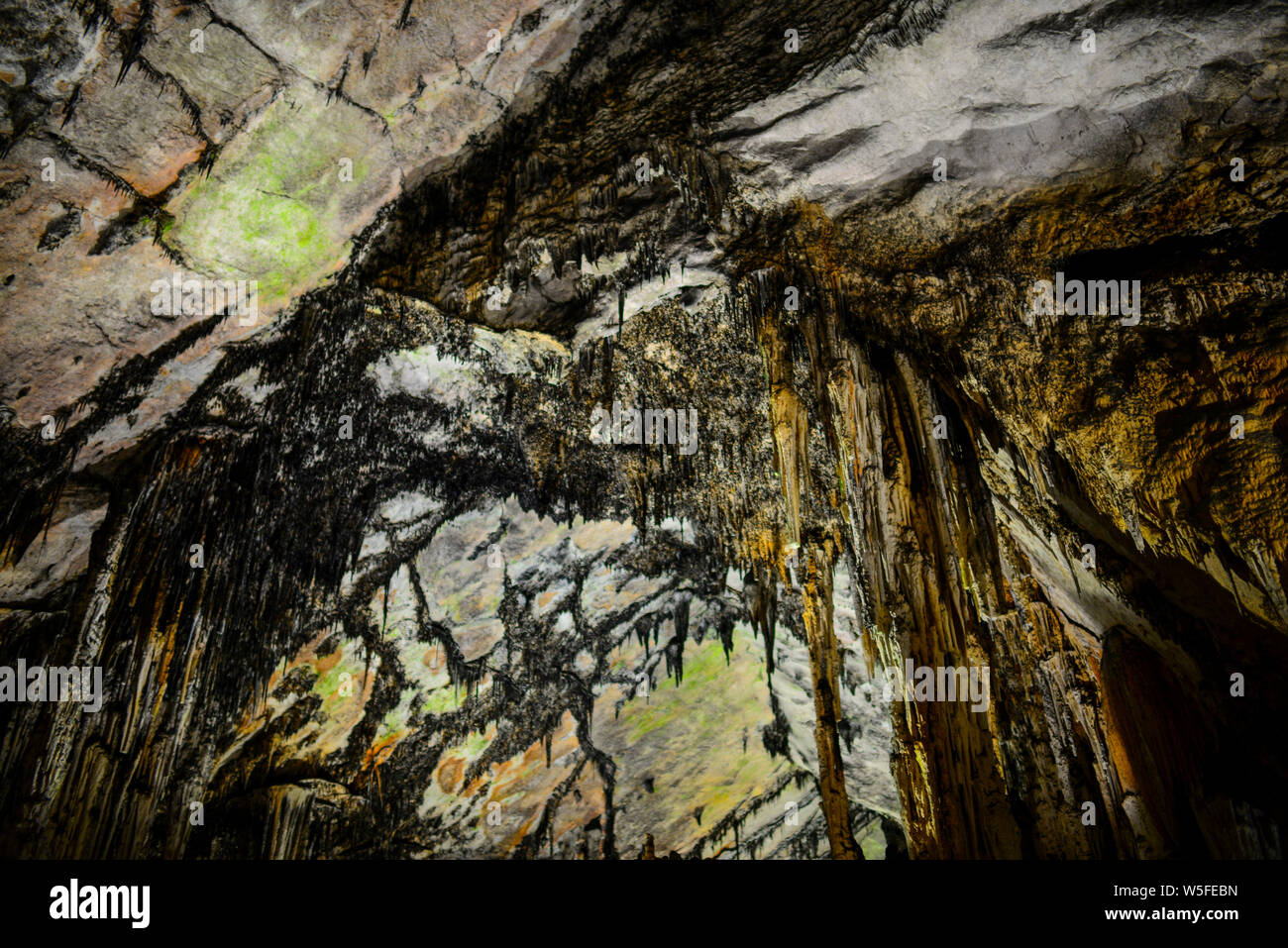 Grotte di Artà (calette d'Artà) nel comune di Capdepera, nel nord-est dell'isola di Mallorca, Spagna Foto Stock