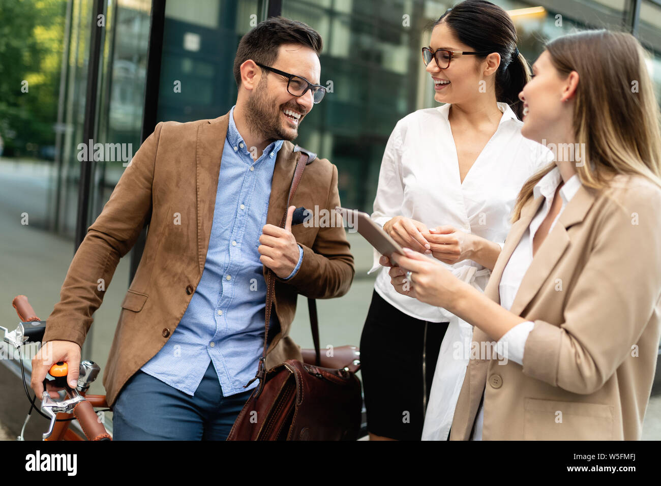Il team di Business dispositivo digitale tecnologia concetto di collegamento Foto Stock