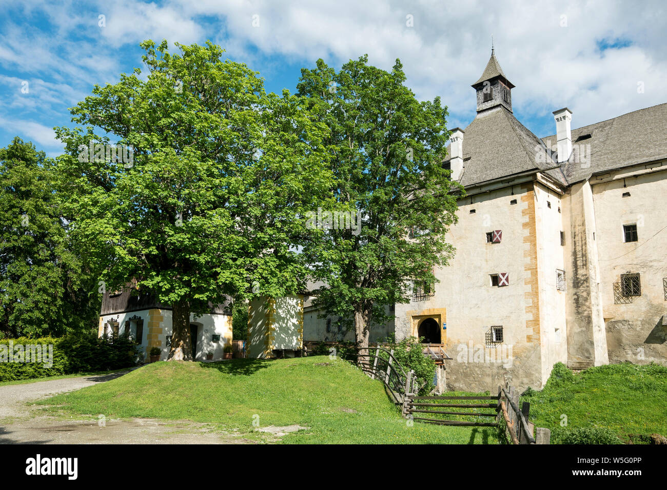 Austria, dell'UNESCO Riserva della Biosfera di Salisburgo, Lungau Moosham castello, lo sperone Castle è situato ad una altezza di 1.079 metri Foto Stock