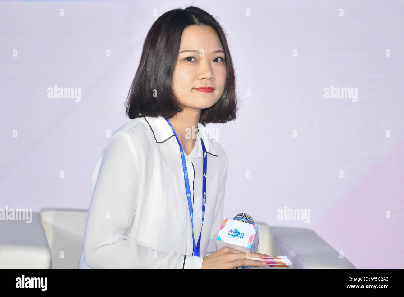 Codolo Jiamin, analista senior di 36Kr, parla durante il 2019 saggia conferenza organizzata da 36Kr a Pechino in Cina, 19 marzo 2019. Foto Stock