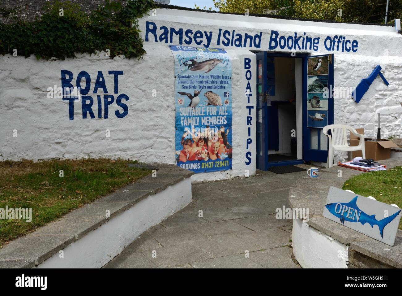 Ramsey island ufficio Booking shop St Davids Pembrokeshire Wales Cymru REGNO UNITO Foto Stock