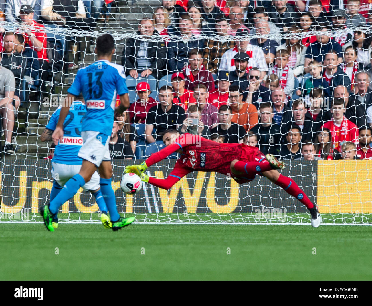 Edimburgo, Scozia - Luglio 28: grande risparmio con il Napoli il portiere, Alex Meret, durante la Pre-Season amichevole tra Liverpool FC e SSC Napoli a Murrayfield sulla luglio 28, 2019 a Edimburgo, Scozia. (Foto di MB Media) Foto Stock