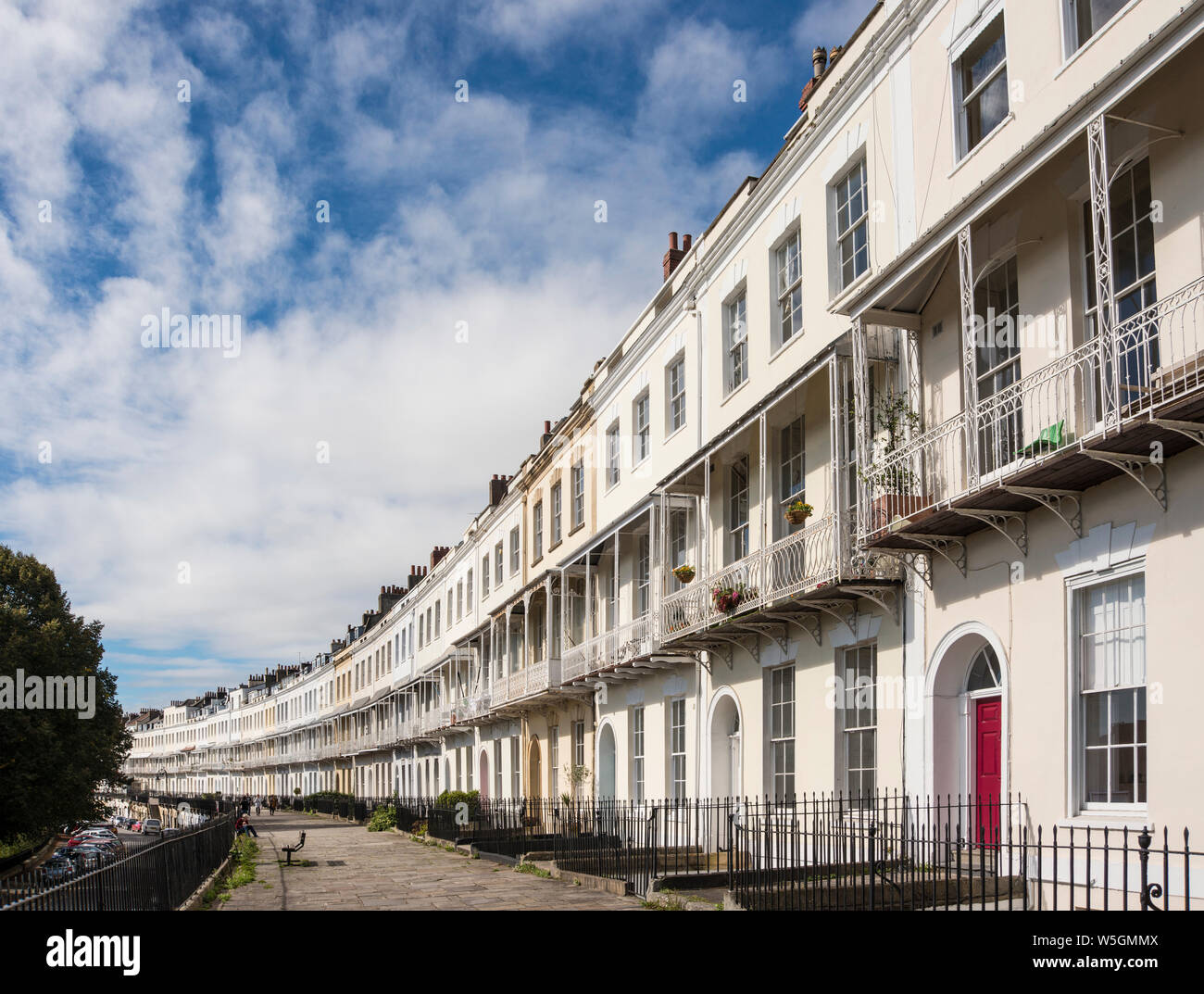 Una fila di case cittadine Georgiane, Royal York Crescent, Clifton, Bristol, Regno Unito Foto Stock