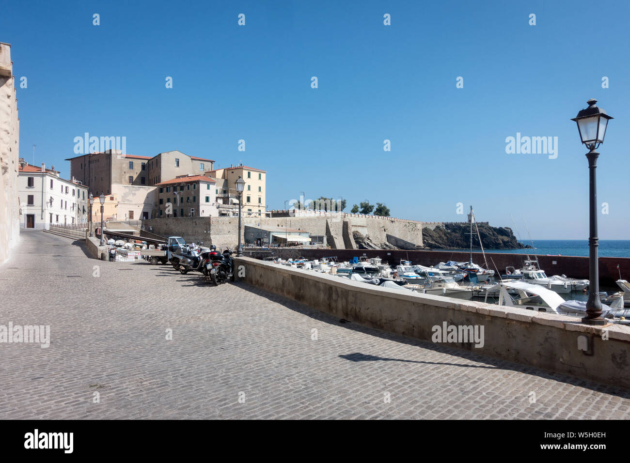 Piombino (LI) Italia, in vista del centro storico della città e Piazzale Bovio Foto Stock