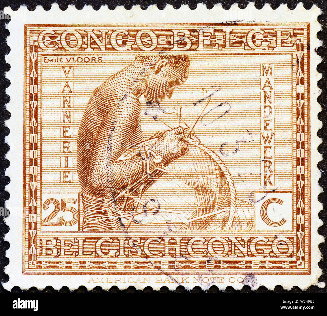 Donna che fa il cesto su vintage francobollo del Congo Belga Foto Stock