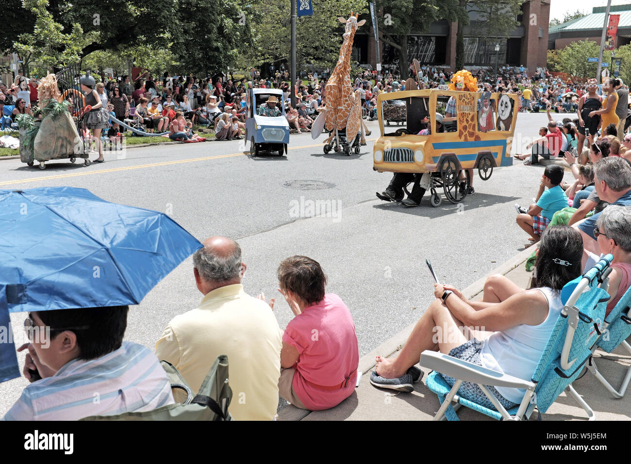 Il 2019 Parade The Circle si gira intorno al Wade Oval a Cleveland, Ohio, Stati Uniti. Foto Stock