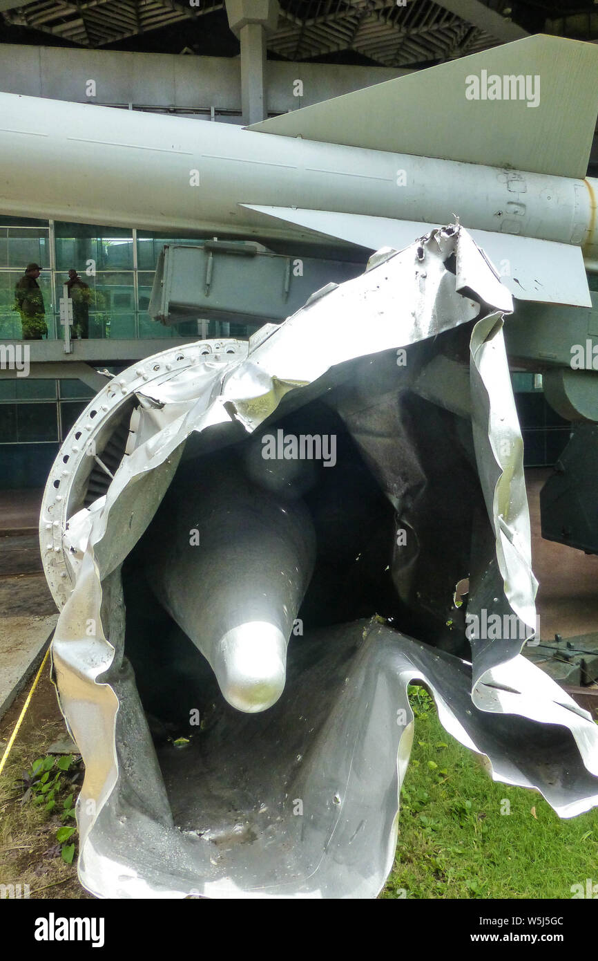 L'aereo spia Revolution B26 American Bomber ha distrutto il museo delle forze rivoluzionarie fuori Castro metallo di guerra rotto Foto Stock