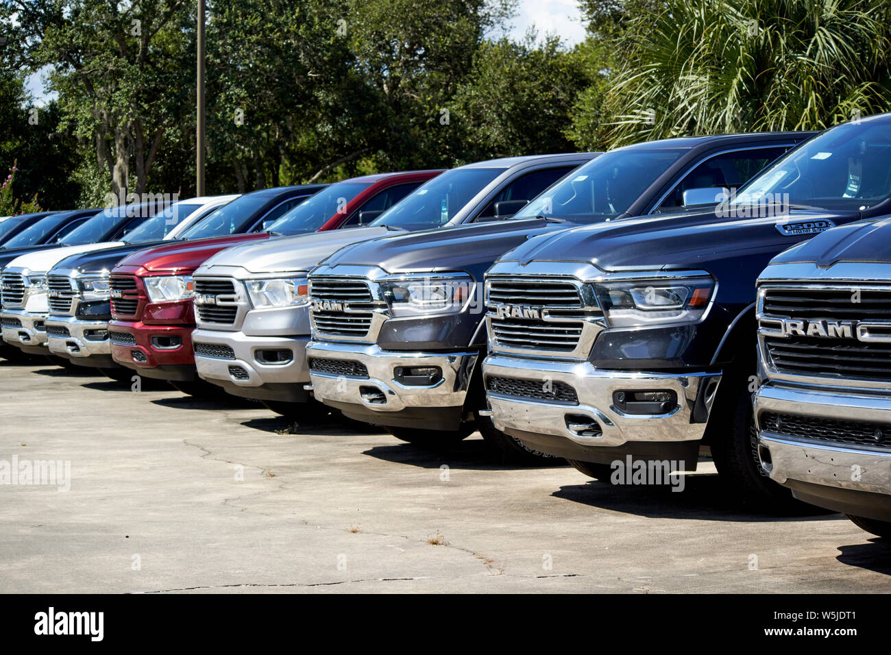 Nuovo di zecca ram carrelli elevatori per la vendita veicolo su di un lotto di vendita in Florida usa stati uniti d'America Foto Stock Nuovo di zecca ram carrelli elevatori per la vendita veicolo su di un lotto di vendita in Florida usa stati uniti d'America Foto Stock