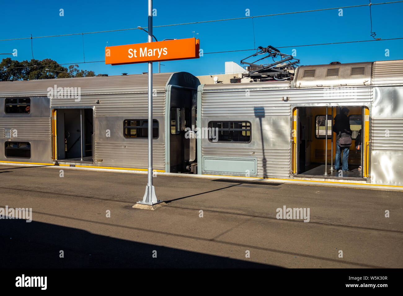 F-Set treno alla esecuzione di addio di S-Set treni in Sydney, NSW, Australia Foto Stock