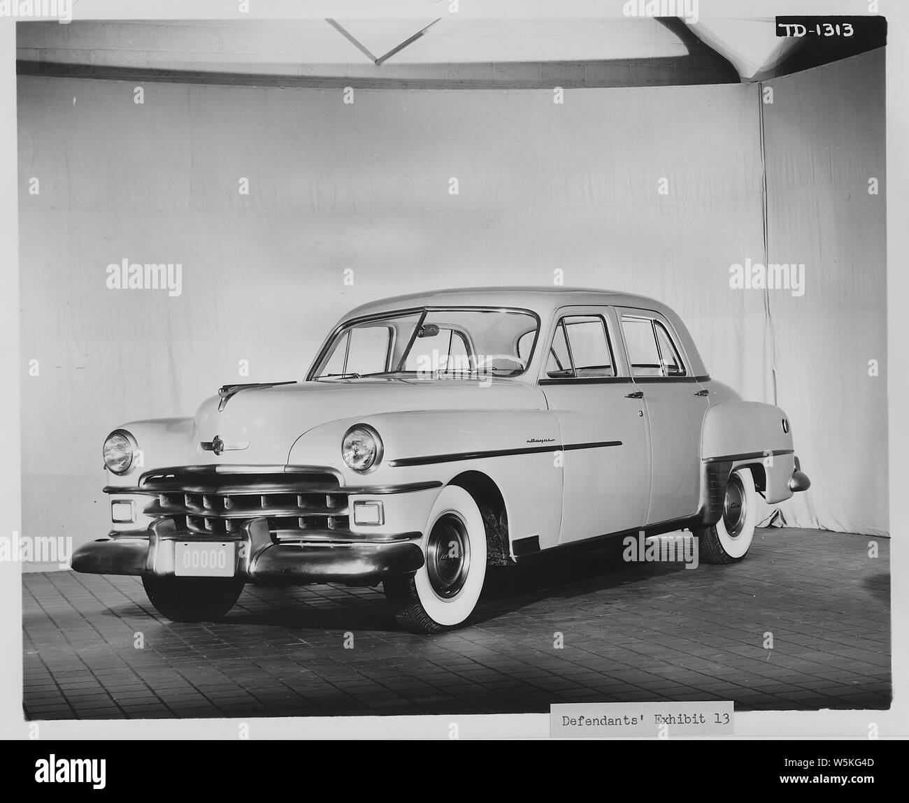 Chrysler Corporation autovetture e furgoni. Modelli 1946-1951; Portata e contenuto: fotografie di nuovi veicoli presi da una varietà di prospettive. Sono presenti di tanto in tanto di close-up di griglie. Foto Stock