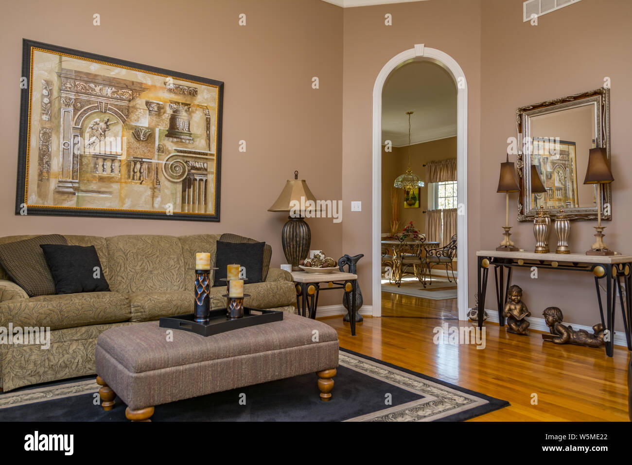 Interno soggiorno di un raffinato American home. Foto Stock