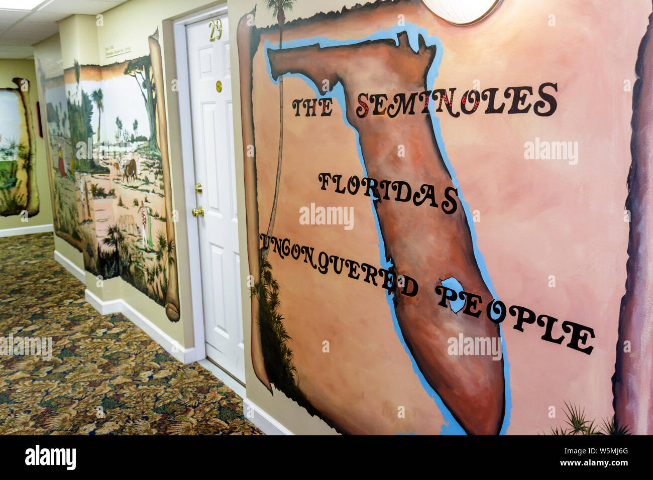 Florida Martin County,Indiantown,Seminole Country Inn,hotel storico,hotel,1926,alloggio,interno,murale,mappa,persone non conquistate,nativi americani Foto Stock