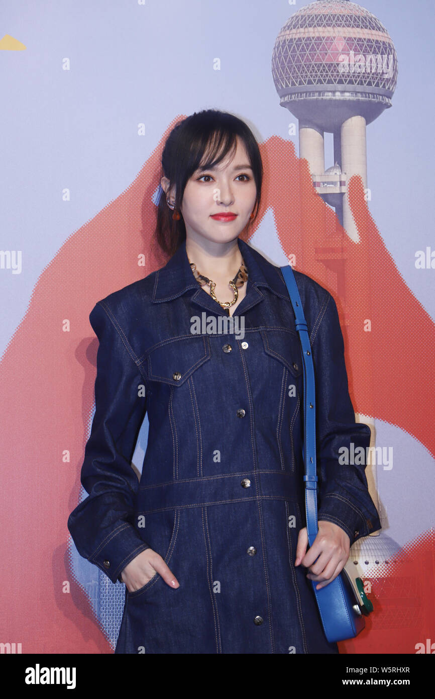 Attrice cinese Tiffany o Tang Tang Yang assiste la Chloe Primavera/Estate 2020 raccolta in Cina a Shanghai, 5 giugno 2019. Foto Stock