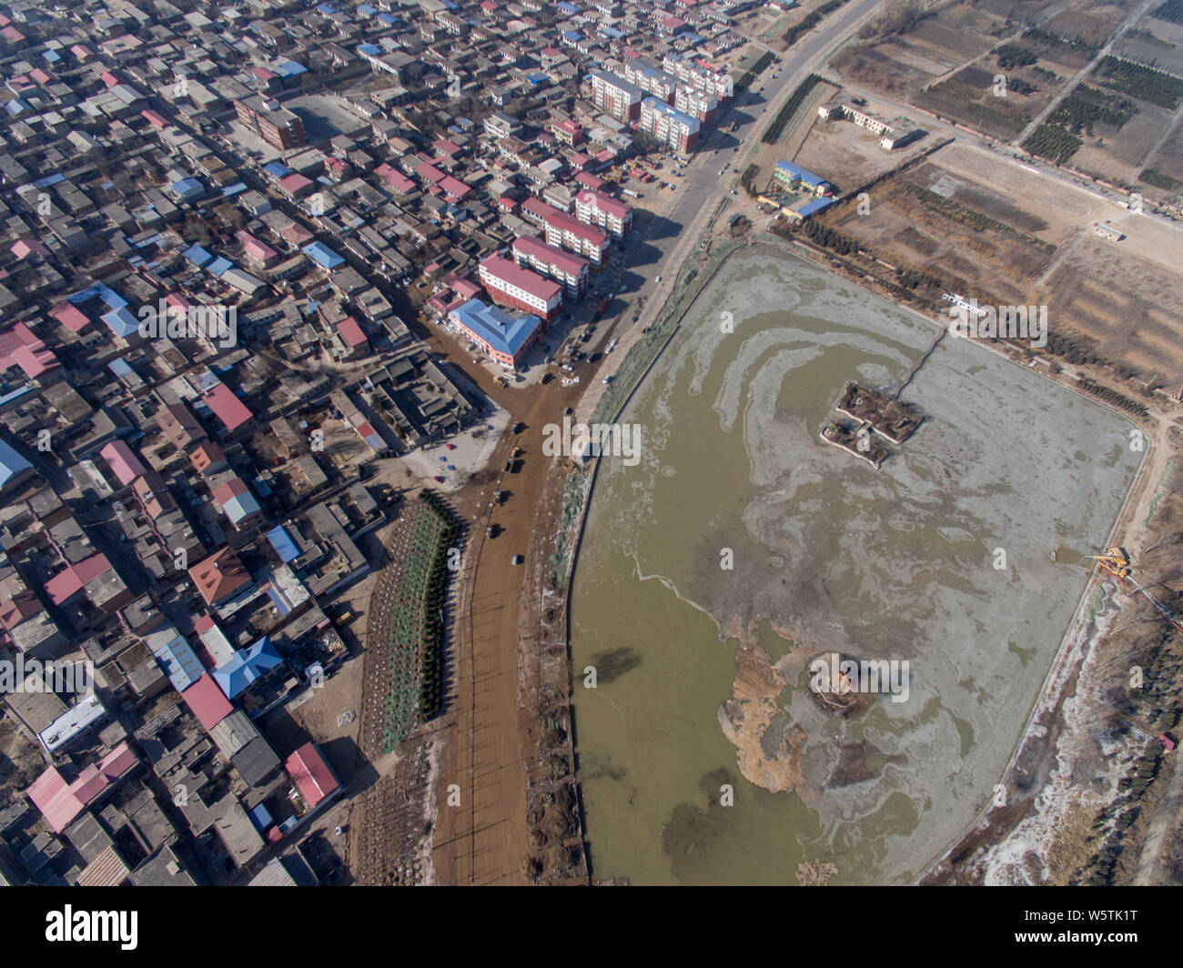 Un lago artificiale è riempito con acqua dopo una perdita del Fiume Giallo e progetto di deviazione del serbatoio Huyan, un'acqua conservancy facility, in Taiyua Foto Stock