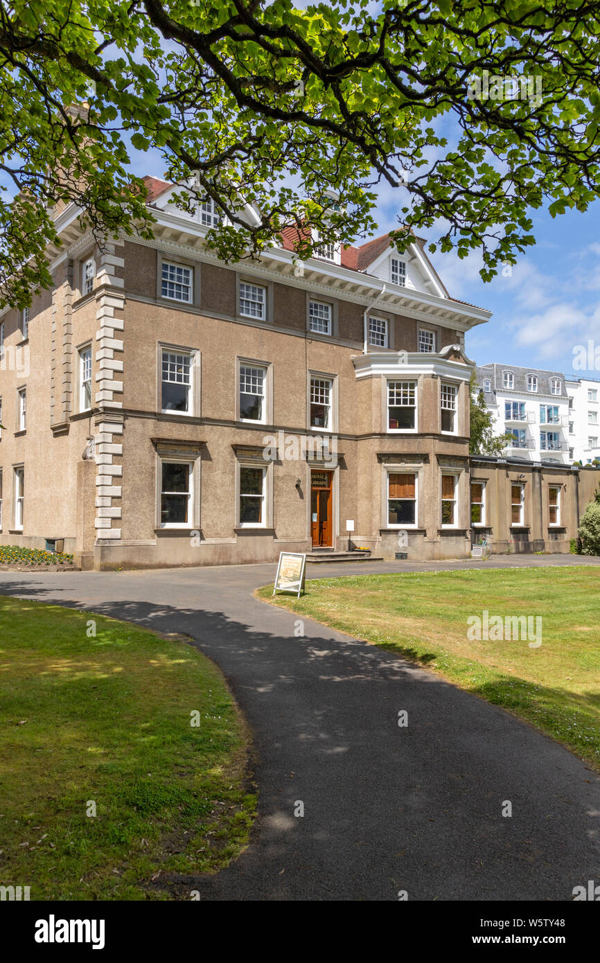 La libreria di Priaulx - centro per gli studi locali e famiglia storia ricerca in St Peter Port Guernsey, Isole del Canale della Manica UK Foto Stock