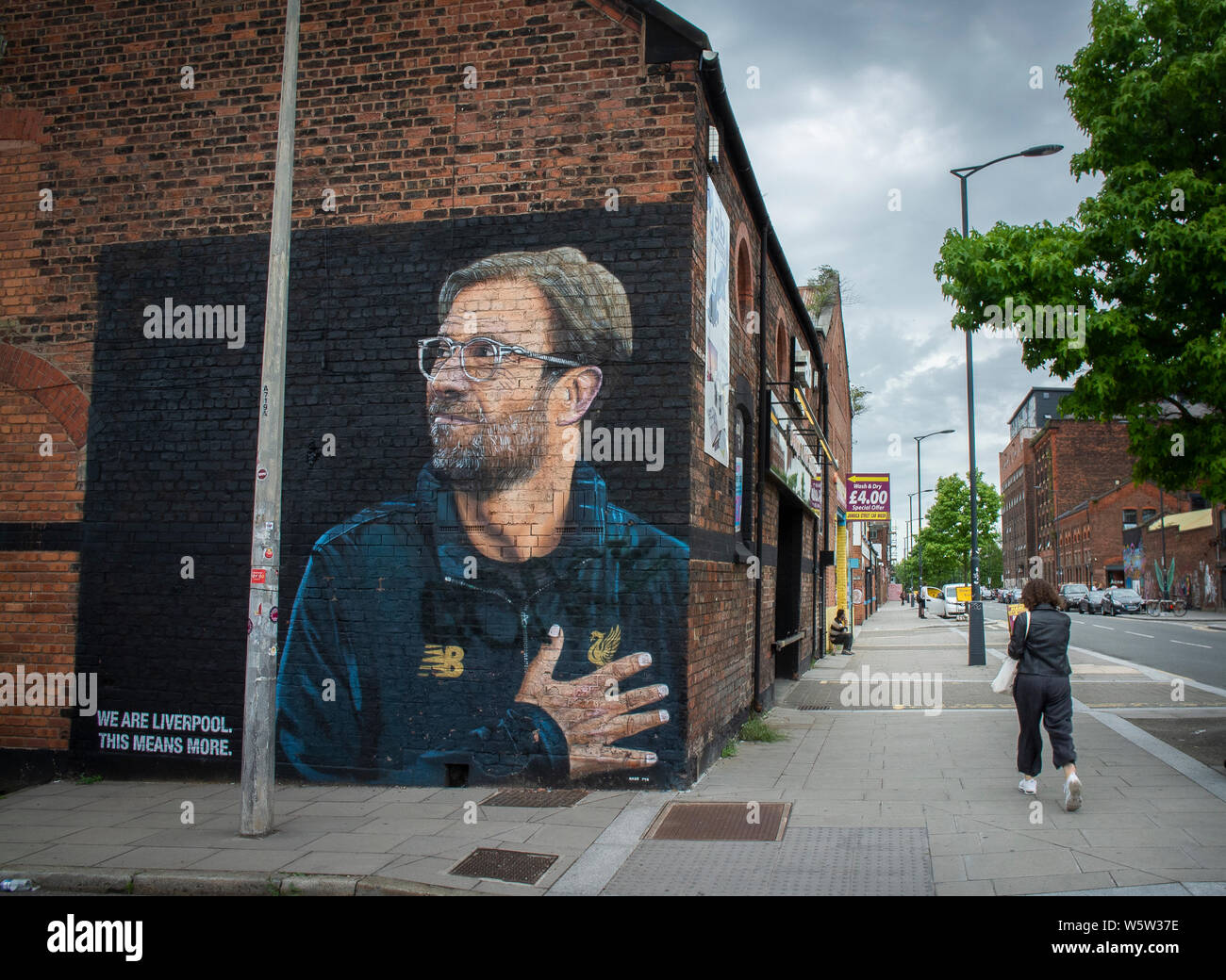 Un omaggio a Liverpool Football Manager Jürgen Klopp su Jamaica Street, Liverpool, Regno Unito Foto Stock