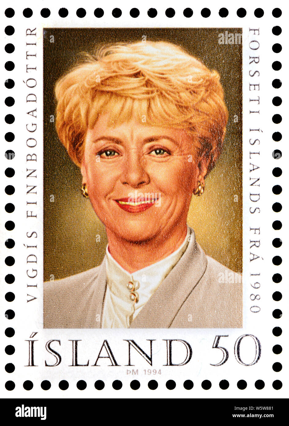 Islanda francobollo (1994 ) : Vigdís Finnbogadóttir (nato 1930) quarto presidente dell'Islanda (1980 - 1996) Foto Stock
