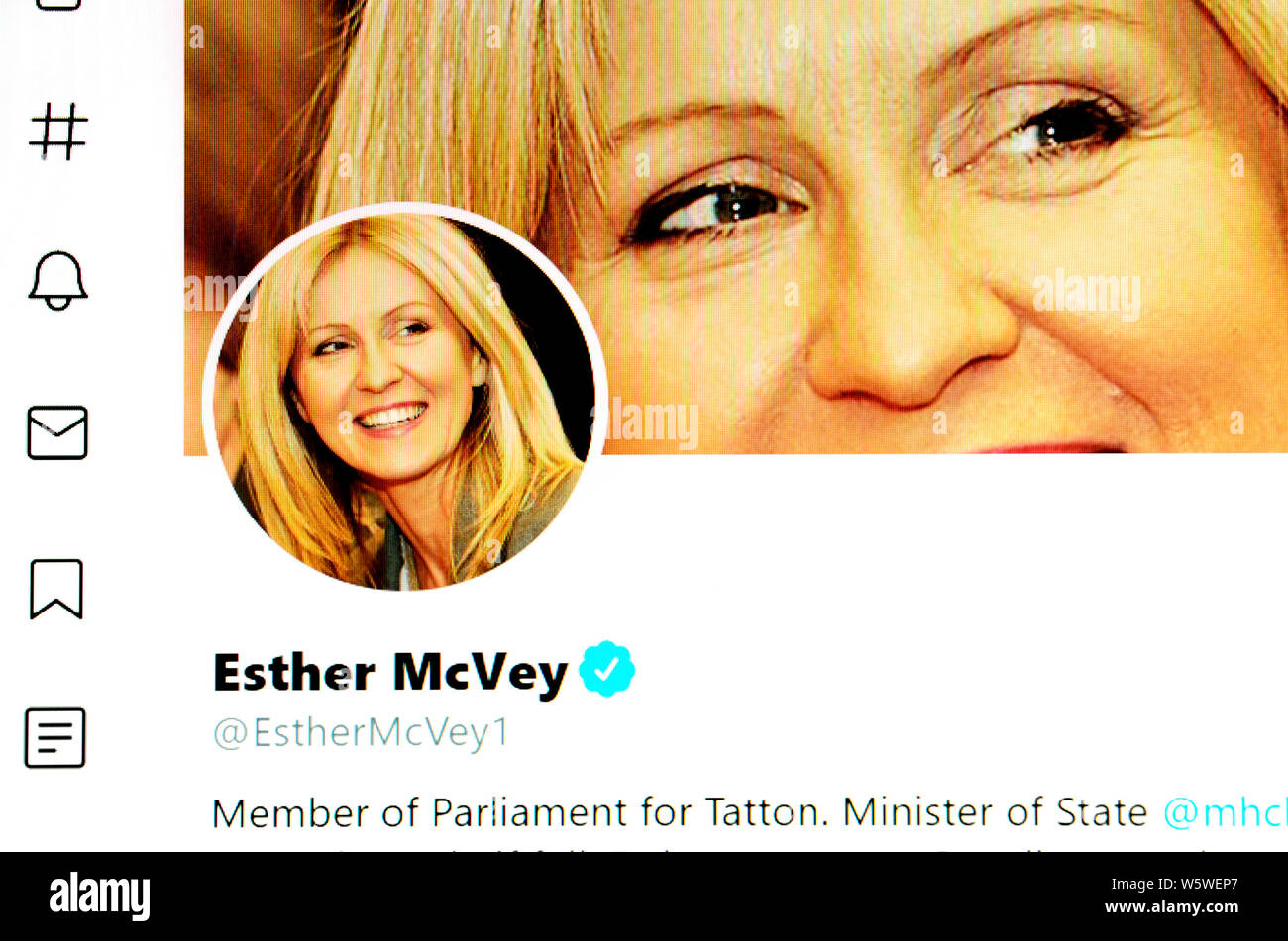 Pagina su Twitter (luglio 2019) - Rt Hon Esther McVey MP - Il Ministro di Stato presso il Ministero delle abitazioni, comunità e governo locale Foto Stock