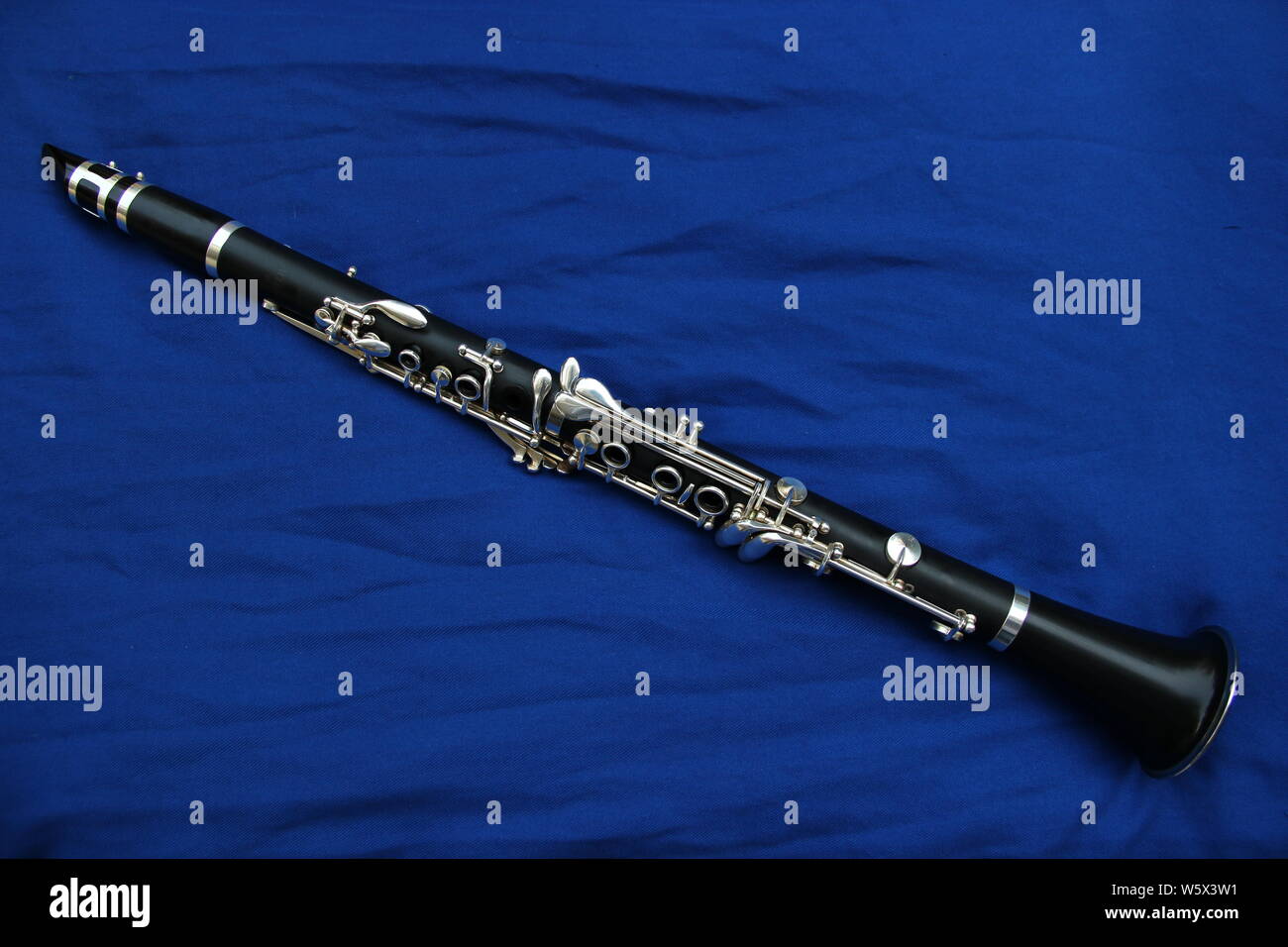 Clarinetto su sfondo colorato Foto Stock
