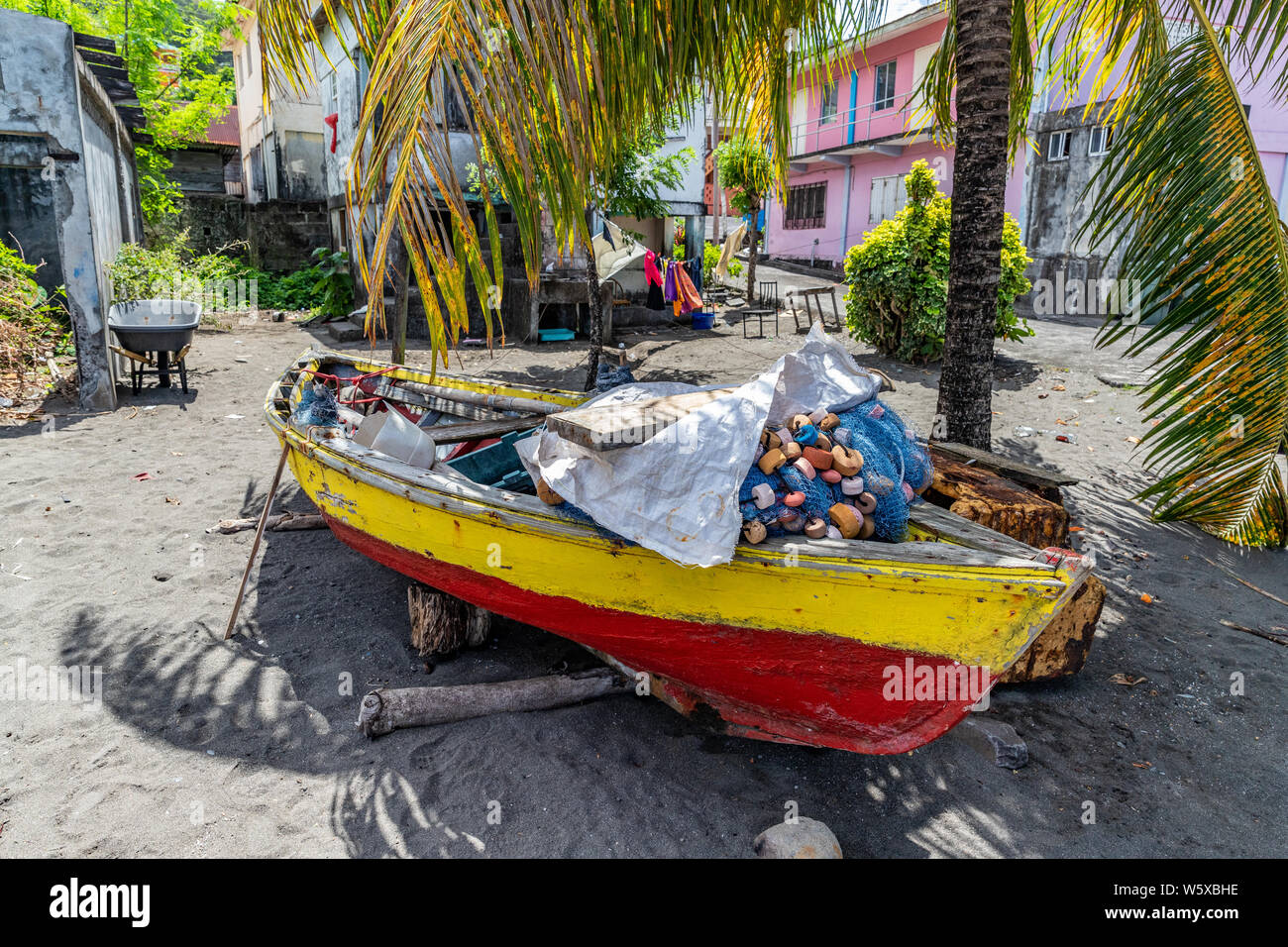 Saint Vincent e Grenadine, Chateaubelair Bay, la pesca in barca Foto Stock