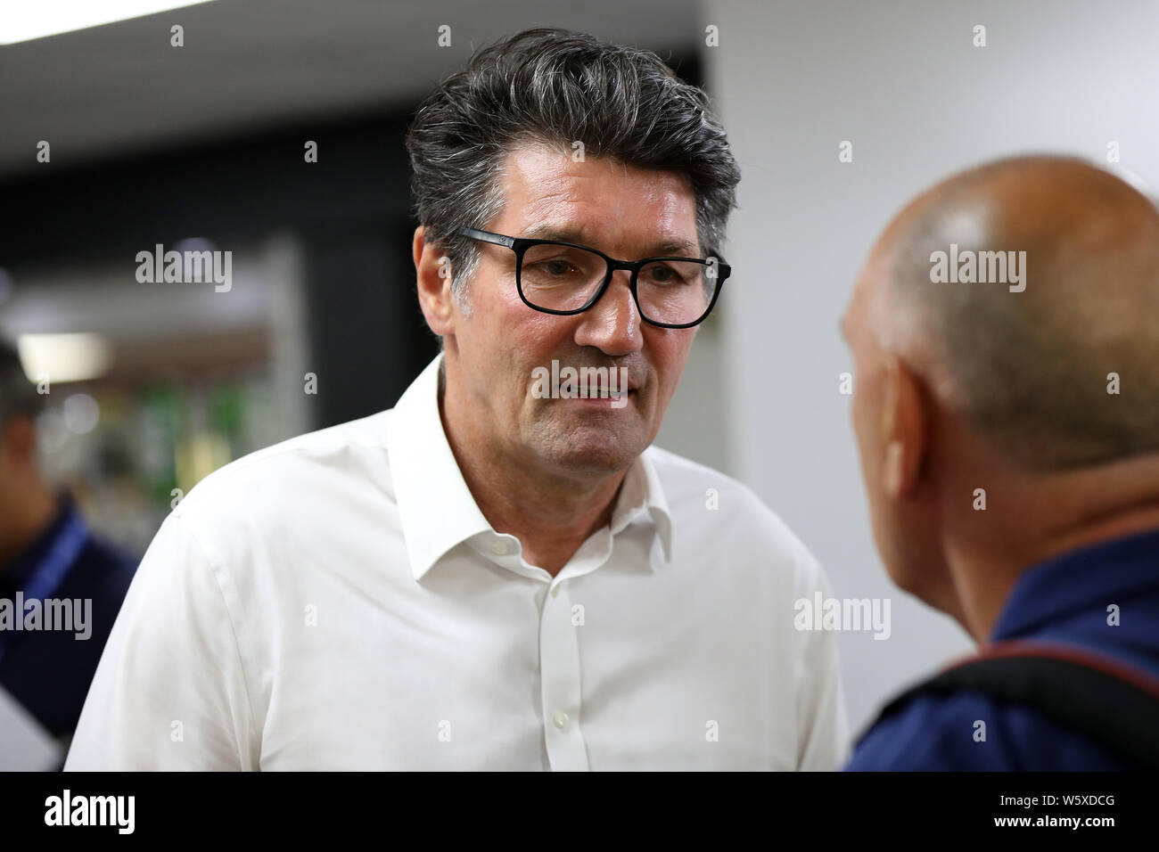 Il centro di Luton capo di reclutamento Mick Harford durante il 2019/20 EFL avvio di stagione presso la città Massa, Nottingham. Foto Stock