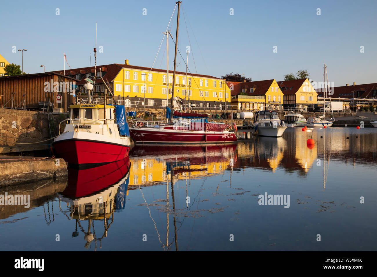 Vista del porto, Svaneke, isola di Bornholm, Mar Baltico, Danimarca, Europa Foto Stock