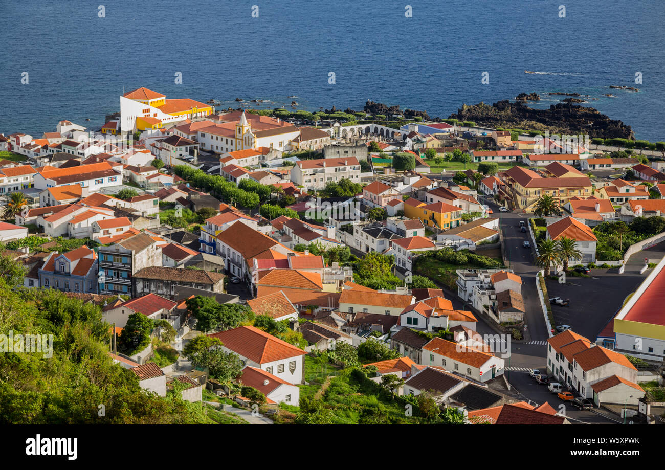Velas in Sao Jorge island con vista sull'oceano, Azzorre, Portogallo Foto Stock
