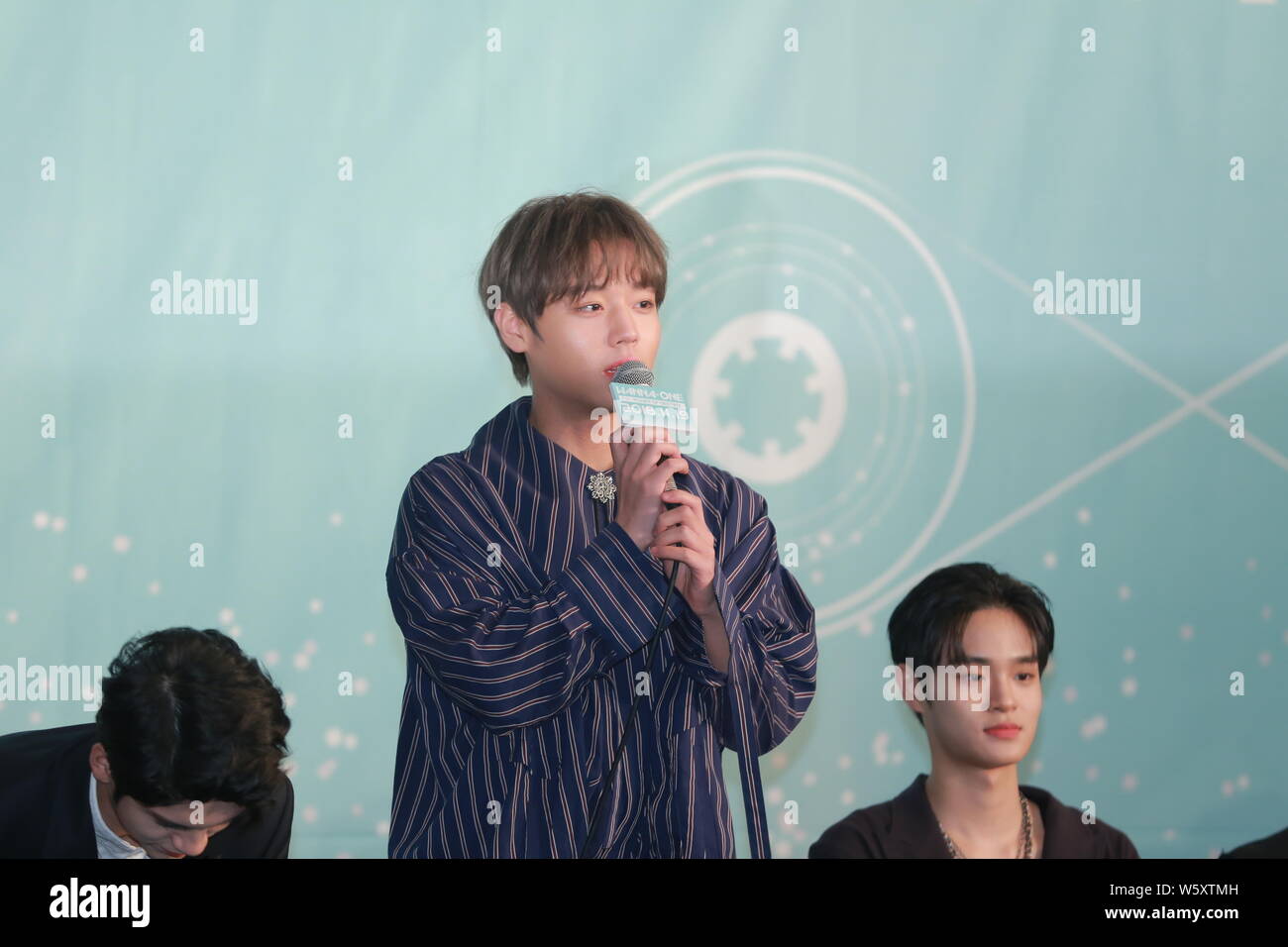 Park Ji-hoon Corea del Sud gruppo boy Wanna si assiste ad una conferenza stampa per rilasciare il loro primo album completo '111=1 (potenza di destino)' in Seoul, Sou Foto Stock