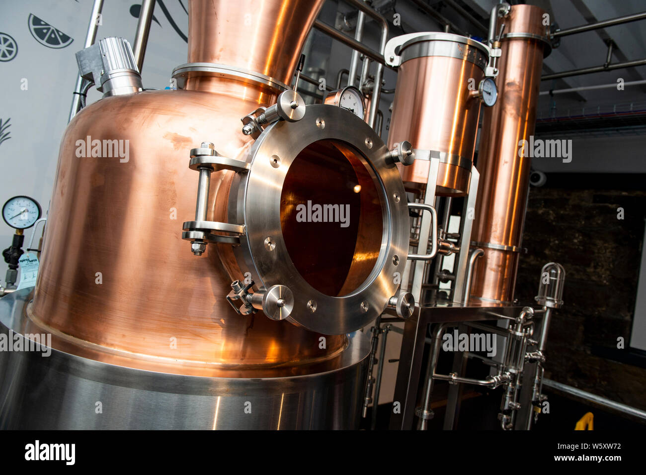 Holyrood distilleria. Portobello Beach, Edimburgo, Midlothian, Scozia. 28,07, 2019. Pic mostra: Holyrood distilleria, il nuovo whisky e gin distille Foto Stock