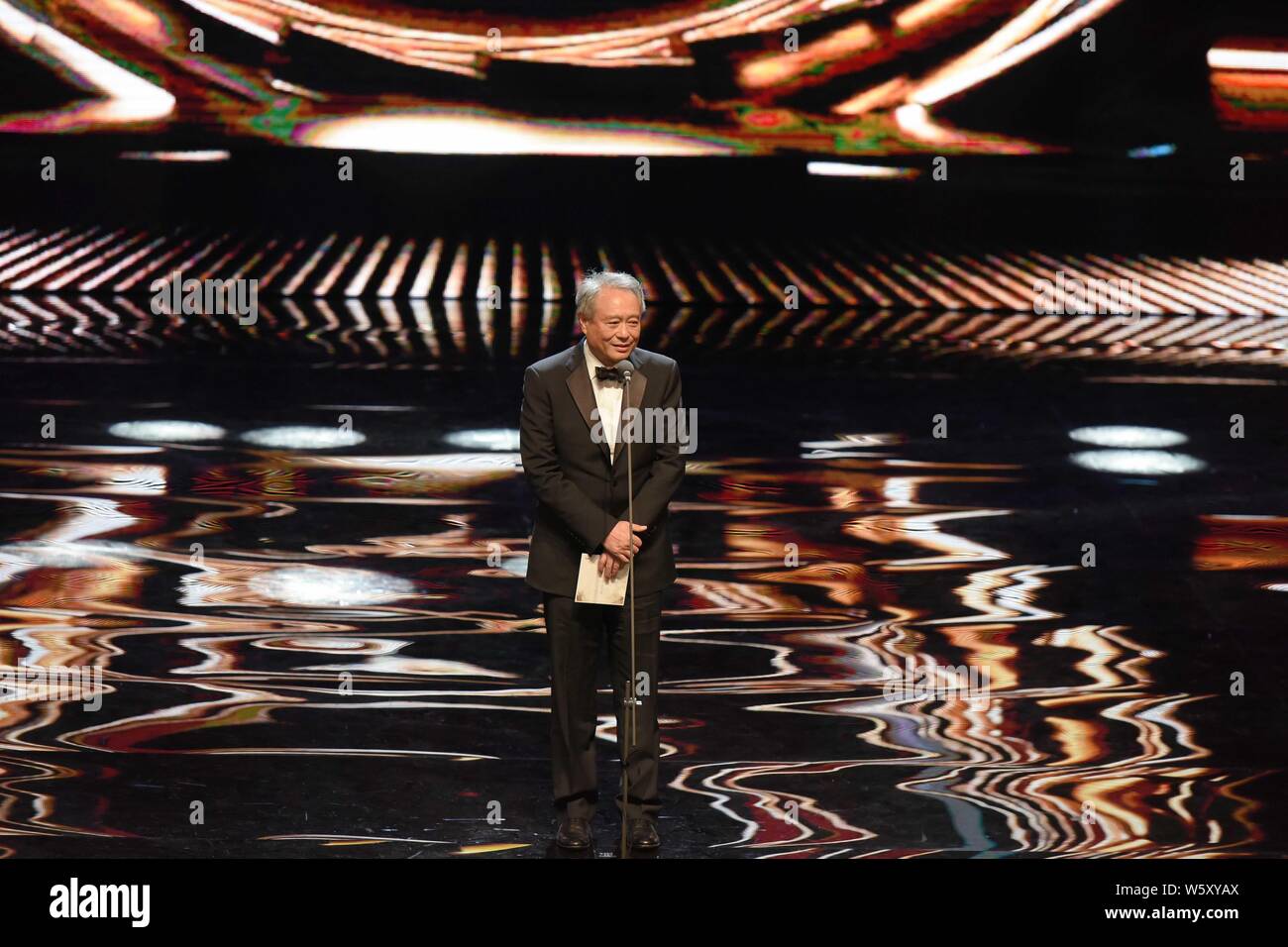 Film Taiwanese director Ang Lee assiste il cinquantacinquesimo Golden Horse cerimonia di premiazione in Taipei, Taiwan, 17 novembre 2018. Foto Stock