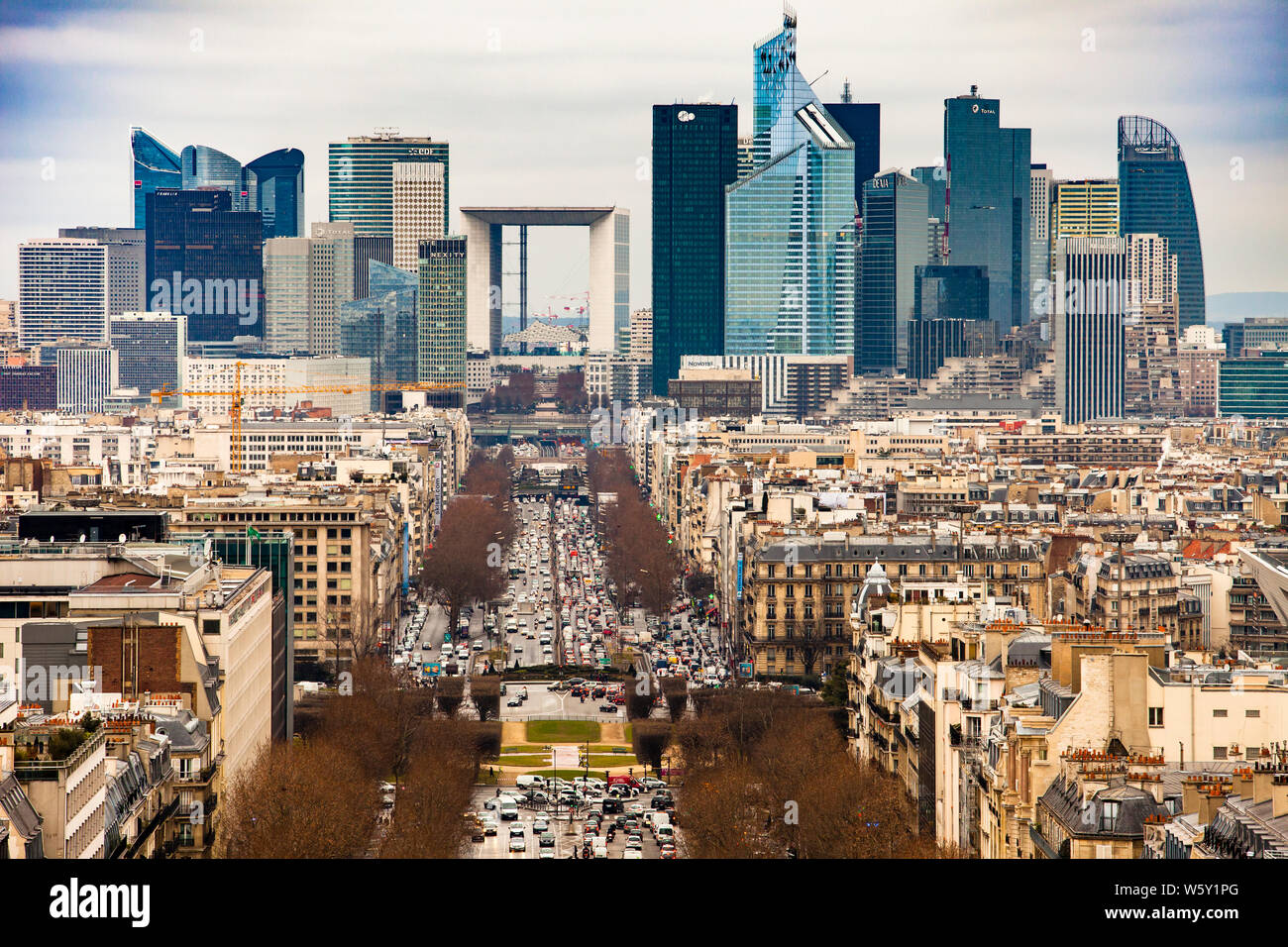 Paesaggio urbano di Parigi visto dalla cima dell'Arco di Trionfo dell'Étoile Foto Stock