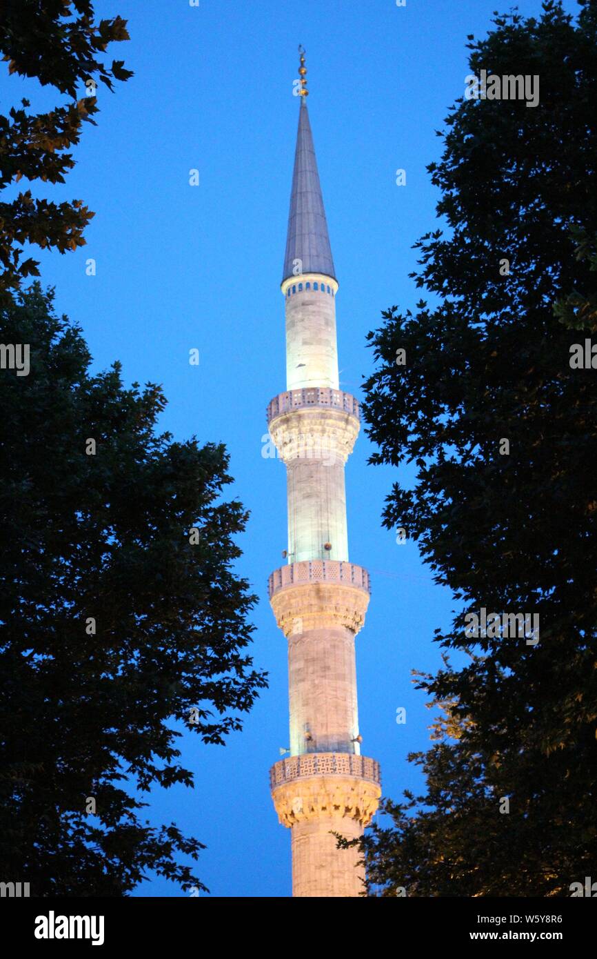 Minareto della Moschea Blu al tramonto Foto Stock