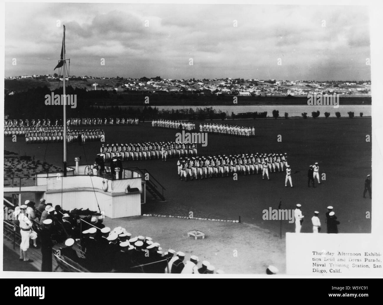 Giovedì pomeriggio alla fiera... Parade. Naval Training Station, San Diego, California. Foto Stock