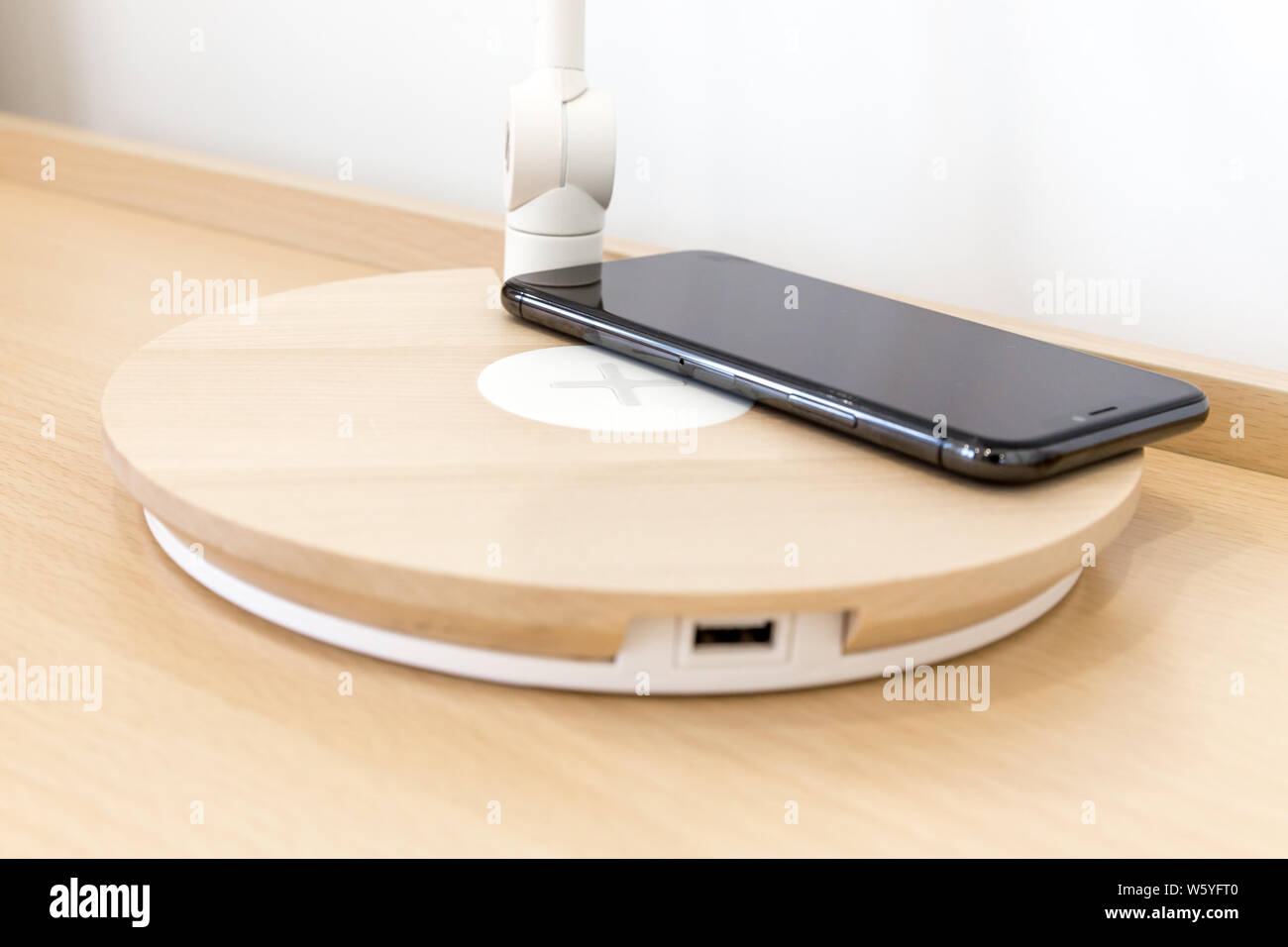 Telefono wireless caricabatterie Foto Stock