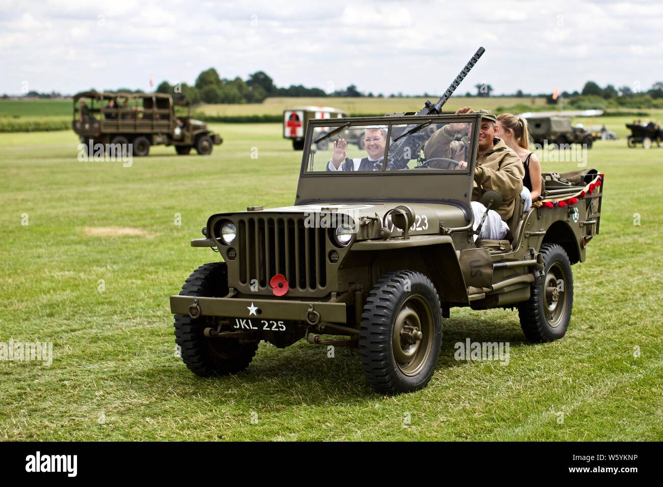 1947 Ford GPW Jeep 'jkl225' prendendo parte a Shuttleworth parata del veicolo Foto Stock