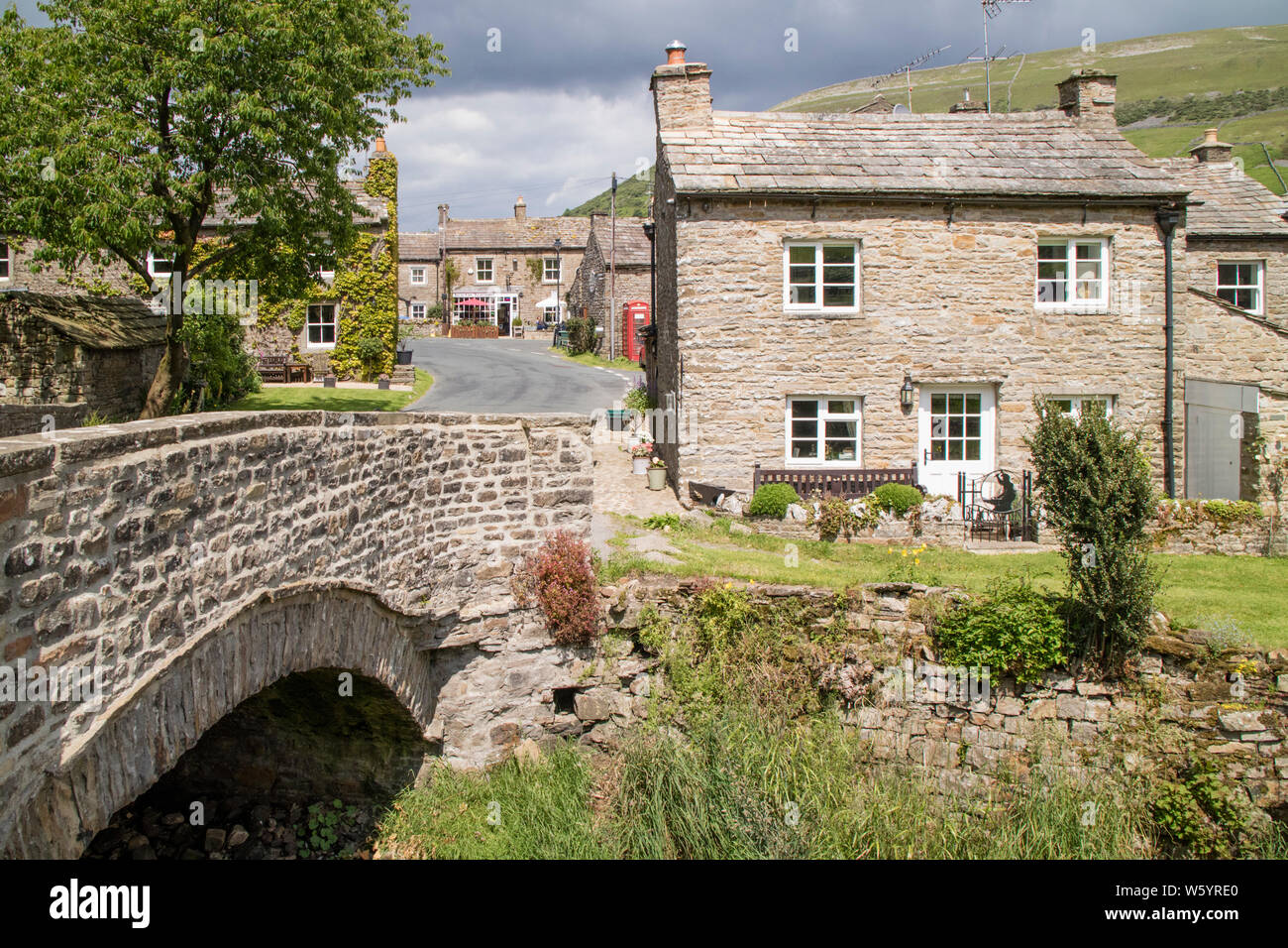 Thwaite è un piccolo villaggio in Swaledale, Richmondshire, Yorkshire Dales National Park, North Yorkshire, Inghilterra, Regno Unito Foto Stock