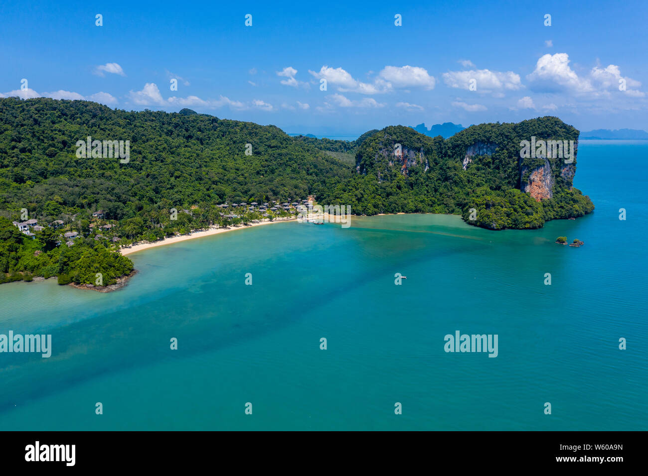 Vista aerea della bella e tranquilla isola di Koh Yao Noi in Thailandia Foto Stock