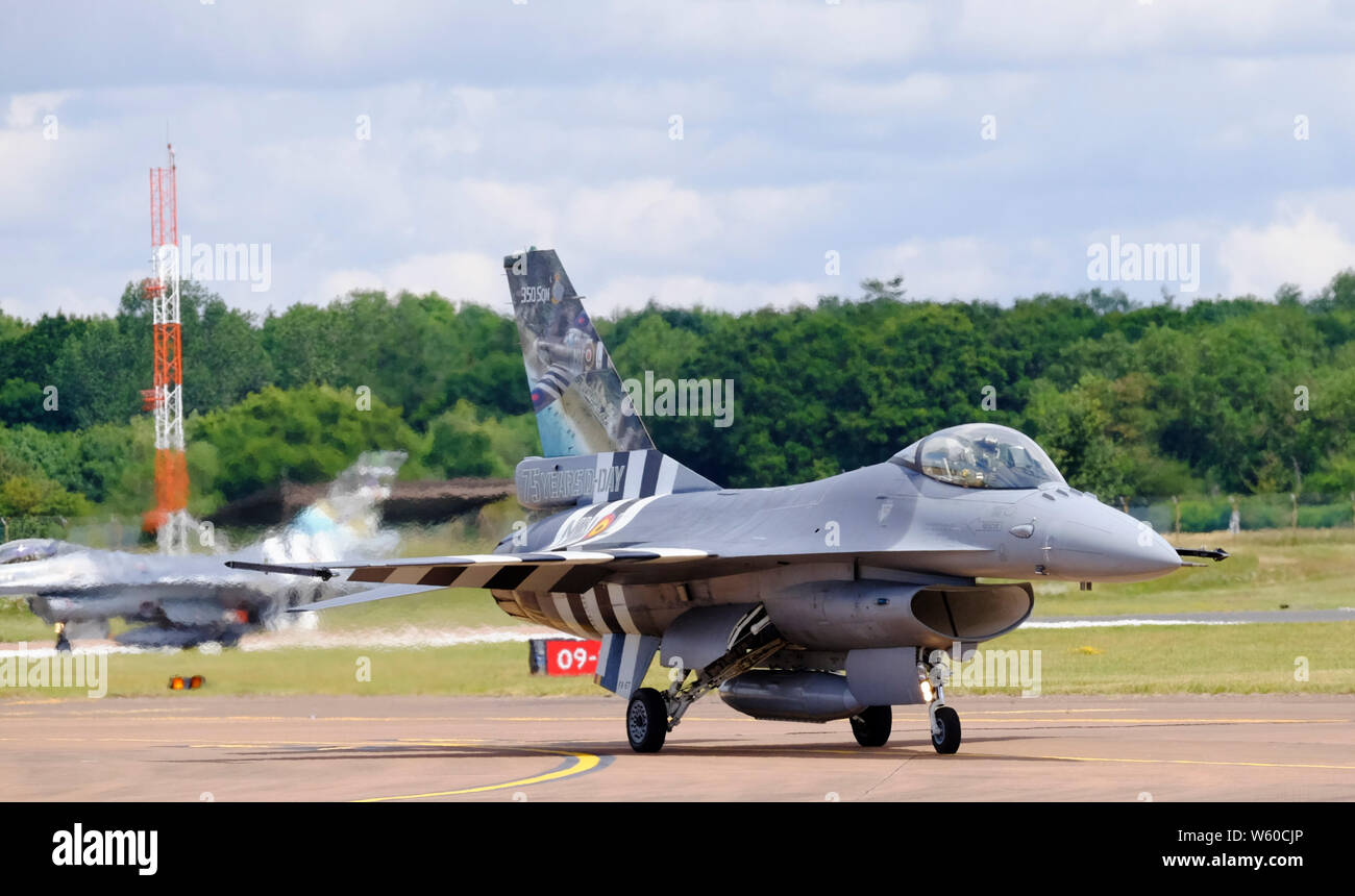Un belga Airforce F-16AM arriva a RAF Fairford. Foto Stock
