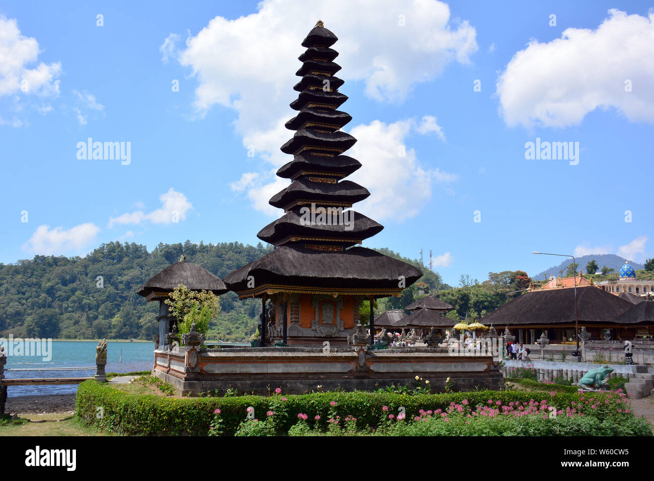 Pura Ulun Danu Beratan, o pura Bratan, è una delle principali indù acqua Shaivite tempio, Bali, Indonesia, Asia Foto Stock