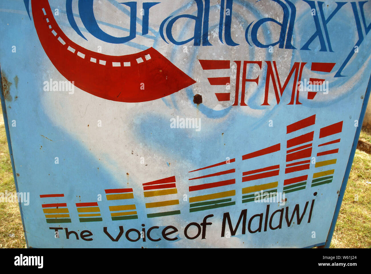 Cartello della stazione radio FM Galaxy, Lilongwe, Malawi, Africa. Foto Stock