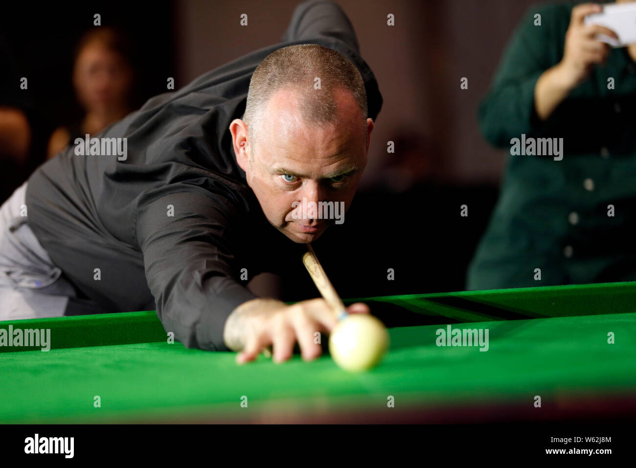 Mark Williams del Galles partecipa ad un evento riunione per il 2018 Macao Masters snooker nel torneo di Macao, Cina, 23 ottobre 2018. World Snooker classe r Foto Stock