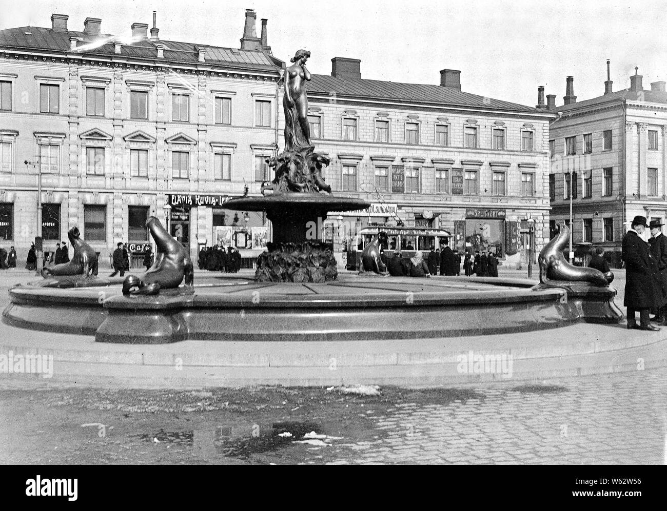 La statua "Havis Amanda' da Ville Wallgren a Helsinki la Piazza del Mercato di ca. 1900 Foto Stock