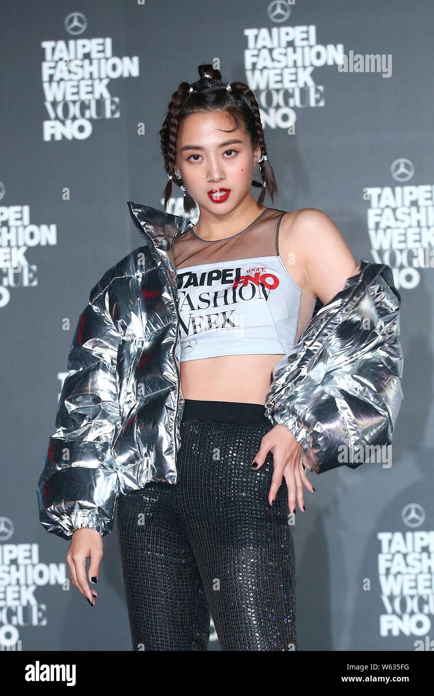 **TAIWAN OUT * * Taiwanese cantante e attrice Emma Wu Ying-chieh, noto anche come interfaccia grafica GUI, frequenta la Vogue Fashion's Night Out durante il 2018 Taipei Fas Foto Stock