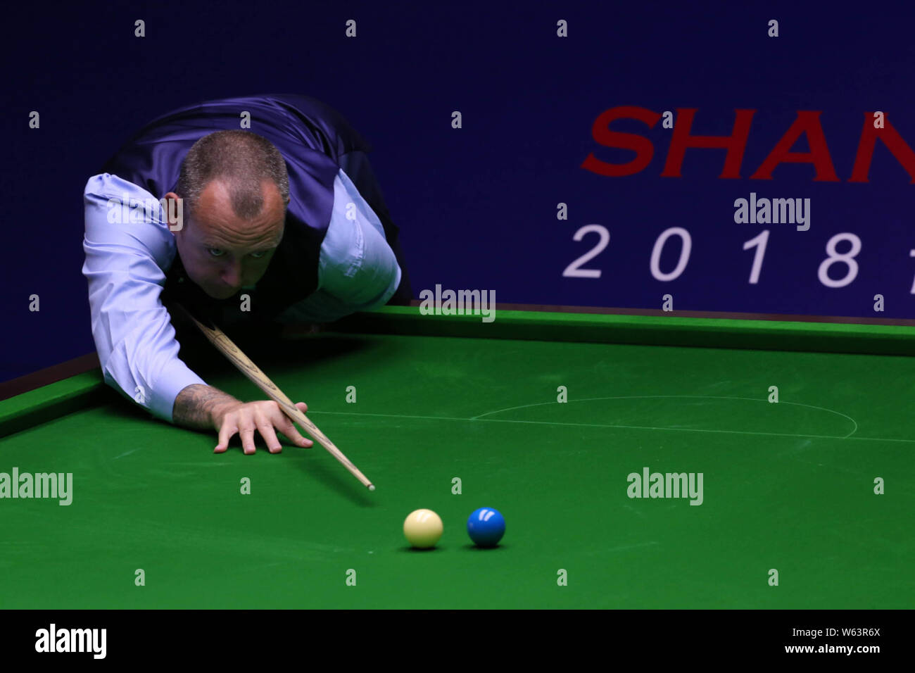 Mark Williams del Galles mostra la sua abilità durante la Nazionale Dilettanti Masters di Snooker prima del 2018 Shanghai Masters snooker nel torneo di Shanghai, C Foto Stock