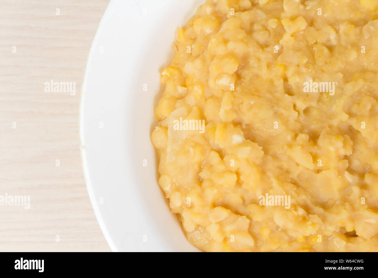 La piastra di porridge di piselli cotti in acqua Foto Stock