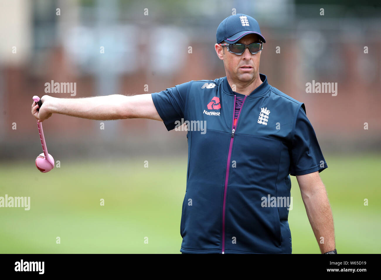 Inghilterra coach Marcus Trescothick durante la sessione di reti a Edgbaston, Birmingham. Foto Stock