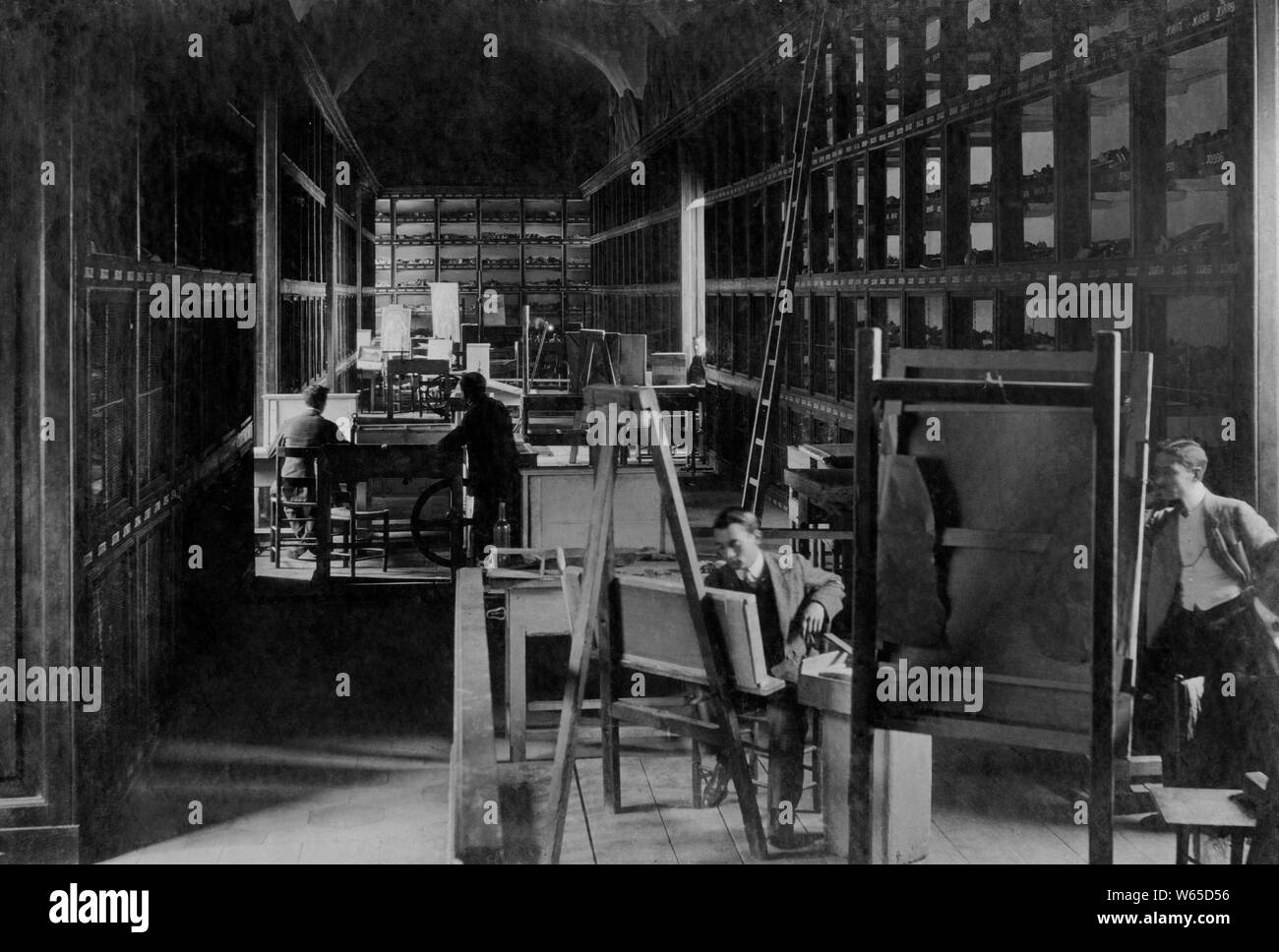 Lavoratori artistica nella Città del Vaticano, 1910 Foto Stock