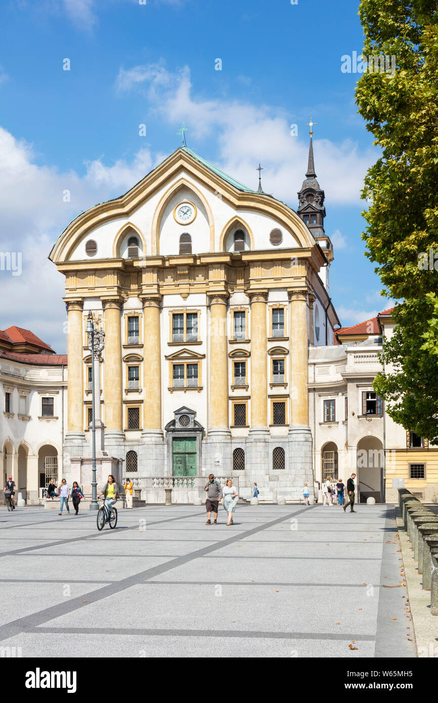 La Chiesa delle Orsoline della Santissima Trinità o Santissima Trinità Chiesa Parrocchiale di Ljubljana Slovenska cesta Ljubljana Slovenia eu Europe Foto Stock