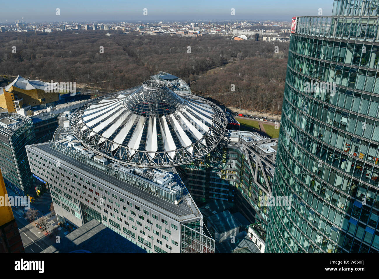 Sony-Center, Potsdamer Platz e il Tiergarten, nel quartiere Mitte di Berlino, Deutschland Foto Stock